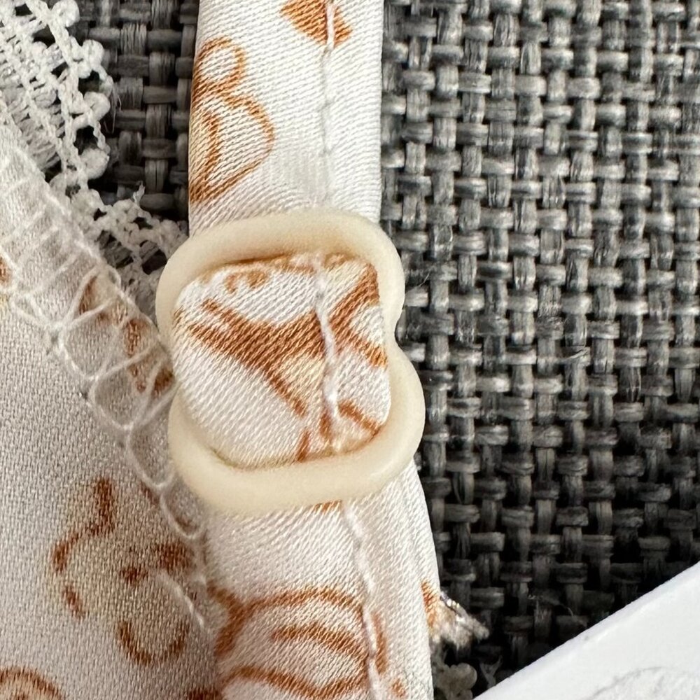 NEW! Hippie Rose‎ Satin Camisole Tank Top Lace Trim Cream Floral Medium - Picture 10 of 12